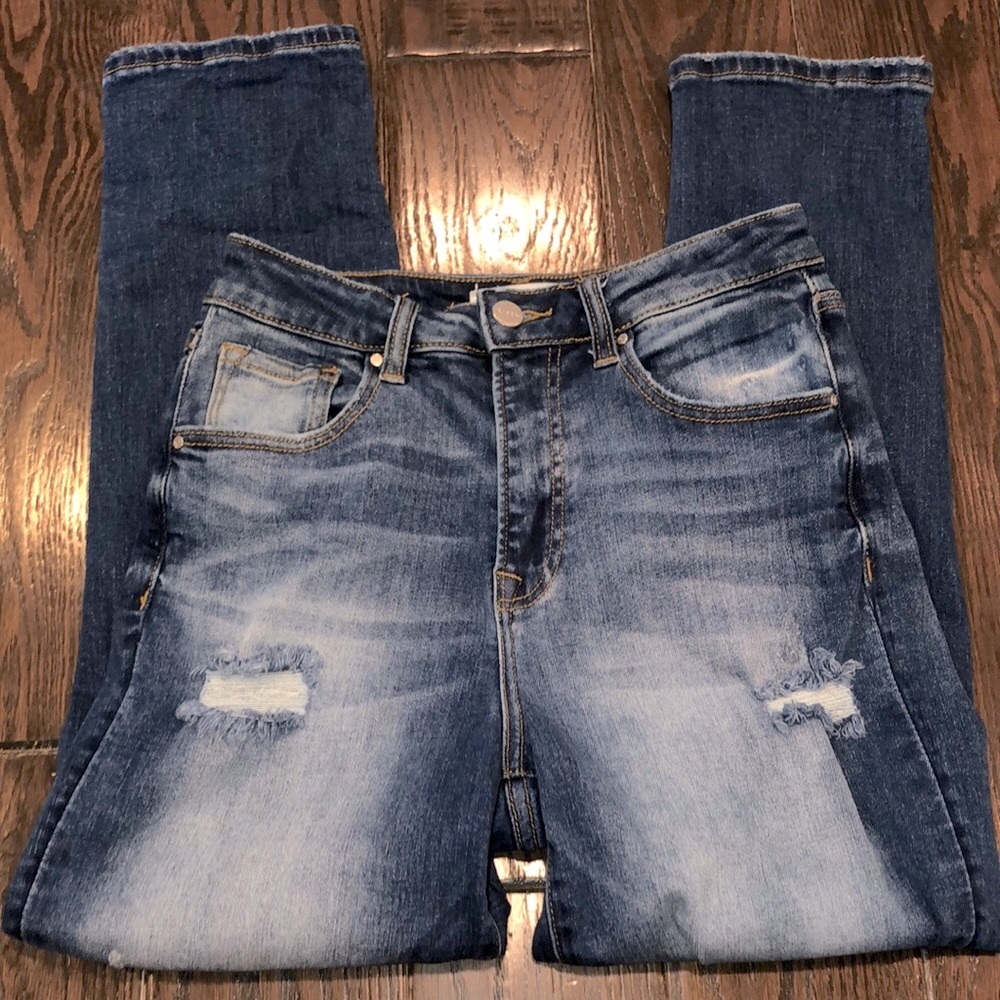 Risen jeans distressed size 5/27